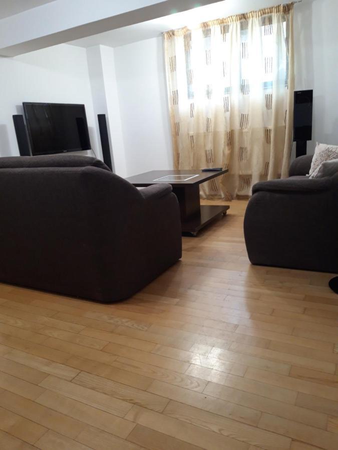 Papas Apartments Bucurestii Noi エクステリア 写真
